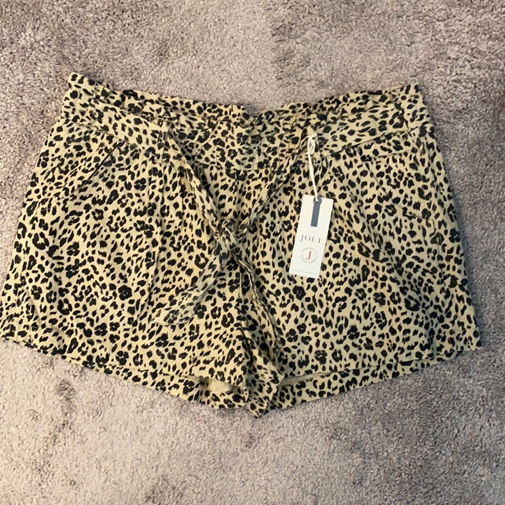 Linen cheeta shorts